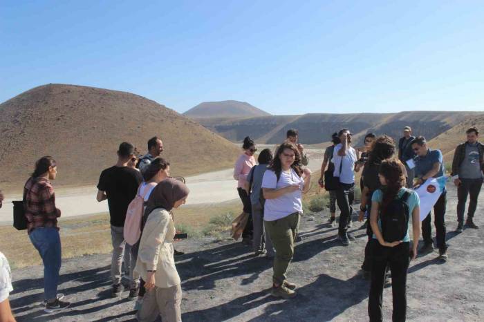 Farklı Ülkelerden Gelen Yer Bilimciler Meke Gölü Ve Obrukları İnceledi