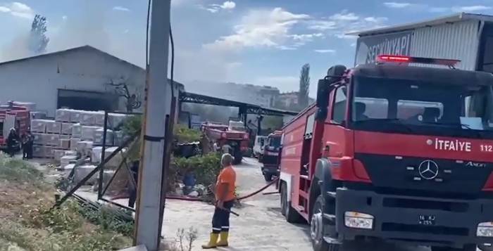 İnşaat Malzeme Deposunda Yangın