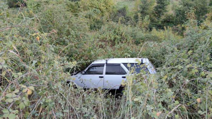 Lastiği Patlayan Otomobil Şarampole Uçtu: 4 Yaralı