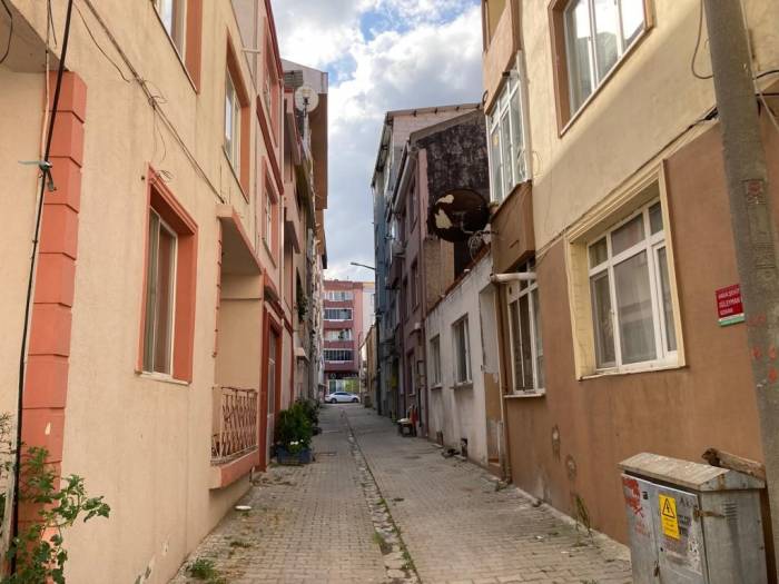 Çatıdan Düşen Hırsız Hayatını Kaybetti