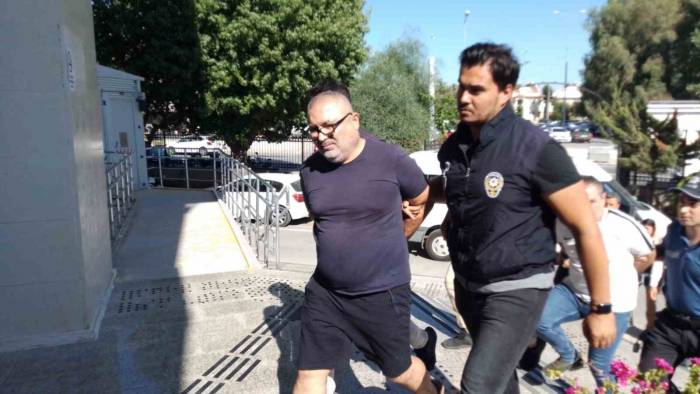 Kuzenini Ve Gelinlerini Aracıyla Ezen İş Adamı ’susma Hakkı’nı Kullandı