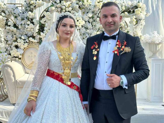 Geline 2 Kilo Altın, Damada İse 3 Milyon Tl Takıldı