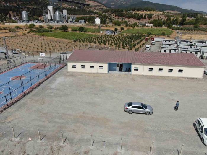 Evlat Acısını Yüreğine Gömüp Görevine Döndü