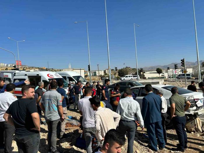 Şırnak’ta Freni Boşalan Pikap Kaza Yaptı: 7 Yaralı