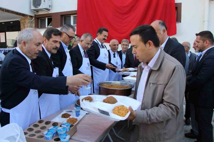 Amasya’da Yöneticilerden Esnaflara Ahi Pilavı