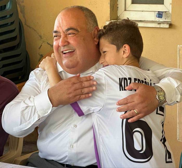 Milletvekili, Şehit Madencinin Oğlunu Maça Götürdü