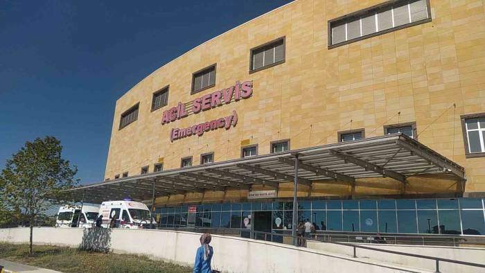Balkondan Düşen Bebek Hayatını Kaybetti