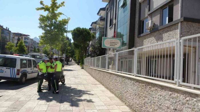 Kontrolden Çıkan Aracın Çarpması Sonucu Ölen Kadının Kimliği Belli Oldu