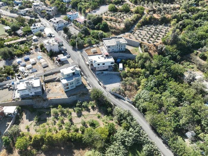 Hatay Büyükşehir Belediyesi Beton Asfalt Çalışmalarına Devam Ediyor