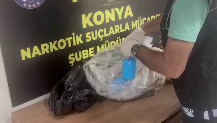 Kargo Paketinden Uyuşturucu Çıktı