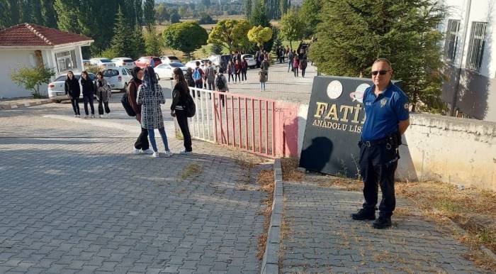Kütahya’da 144 Okul Ve Çevresi Kontrol Edildi