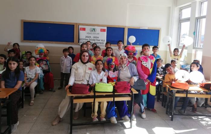 Gönül Dostları Öğrencilerle Bir Arada