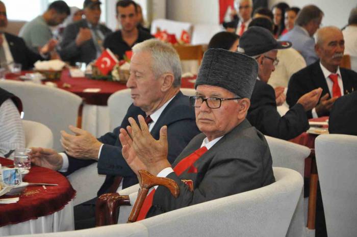 Muğla Valisi Akbıyık Gaziler İle Bir Araya Geldi