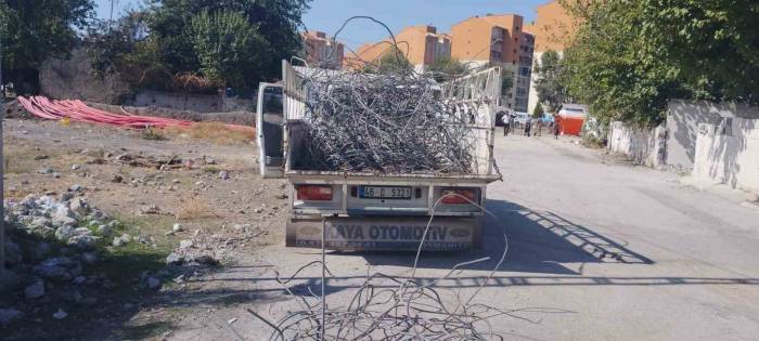 Osmaniye’de Enkaz Alanlarından Çaldığı 460 Kilo Demiri Satarken Yakalandı