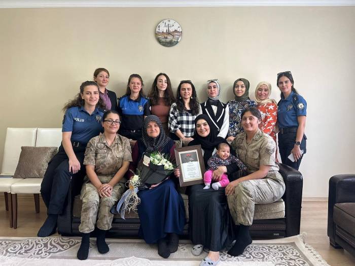 Şehit Annesine Ziyaret