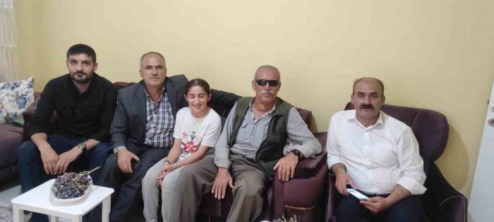 Vatan Savunmasında Gözlerini Ve Bir Ayağını Kaybeden Gazi, 10 Çocuk Büyütmenin Gururunu Yaşıyor