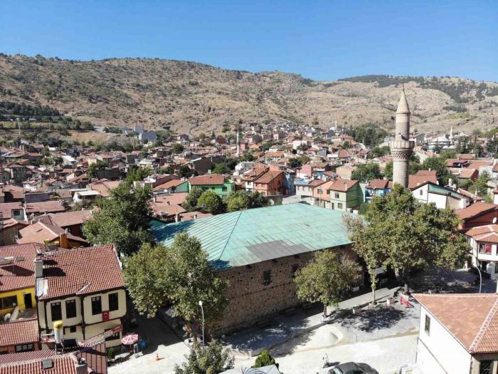 40 Adet Ahşap Direk Üzerine Çivi Çakılmadan Yapılan Ulu Cami Unesco’nun Dünya Miras Listesi’nde