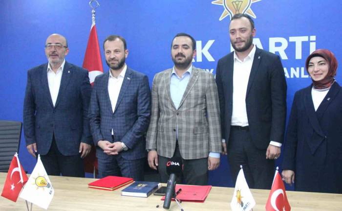 Ak Parti Kütahya İl Gençlik Kolları Başkanlığında Devir Teslim Töreni