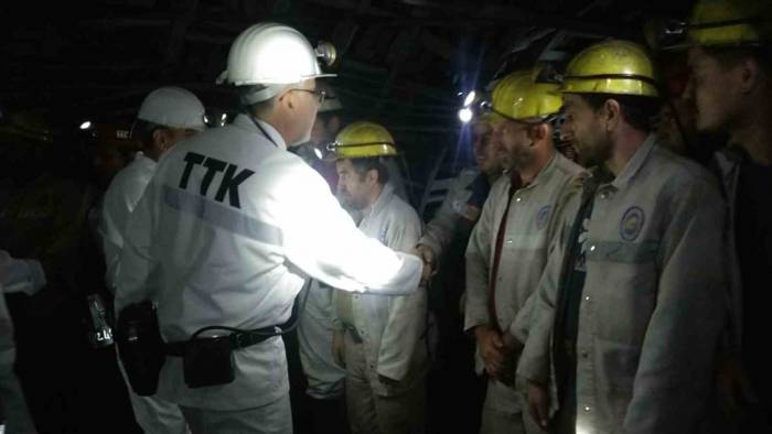 Bakan Işıkhan Kazanın Yaşandığı Maden Ocağında Madencilerle Bir Araya Geldi