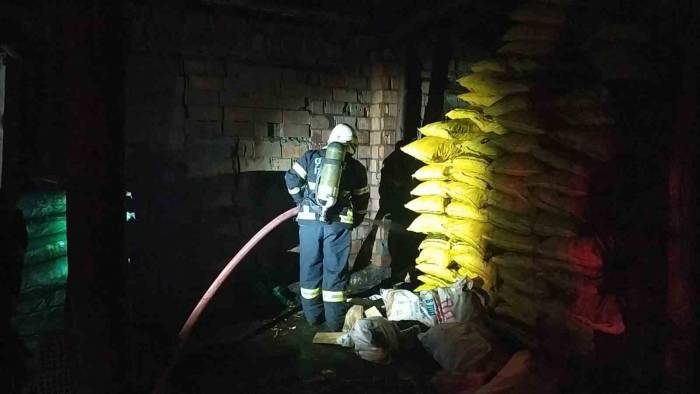 Kömür Satılan İş Yerinde Korkutan Yangın