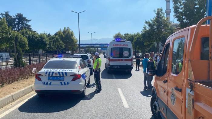 Üst Geçidi Kullanmayan Öğrenciye Cip Çarptı