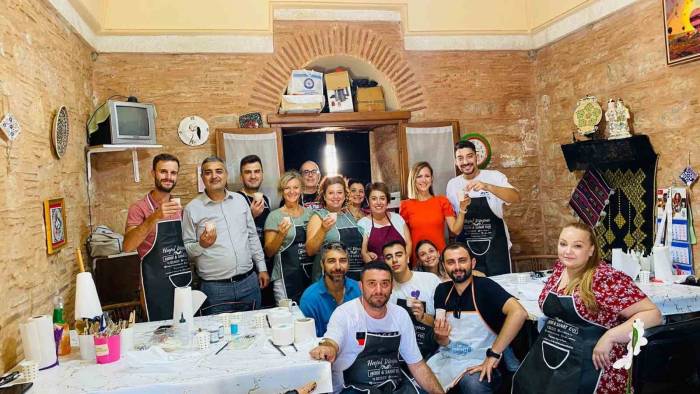 İtalya Ve Yunanistan’dan Gelen Heyet Ebru Ve Çini Atölyelerini Gezdi
