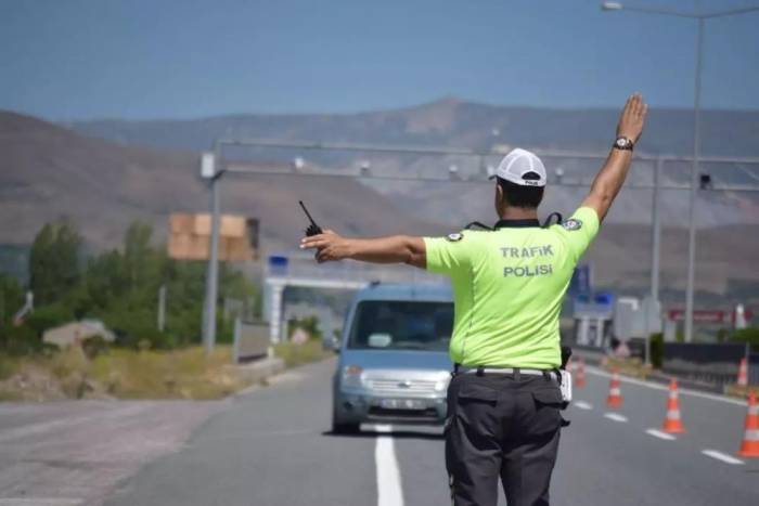 Erzincan’da 15 Gün İçerisinde 2 Bin 261 Araca Trafik Cezası Kesildi