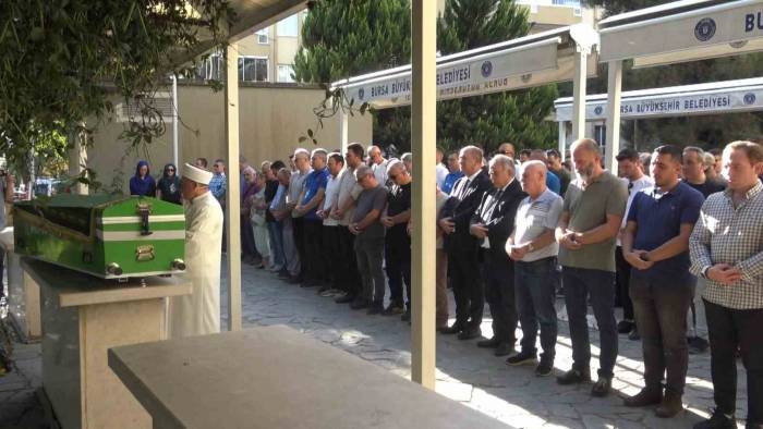 Yelkenkanat Pilotu Gözyaşlarıyla Toprağa Verildi