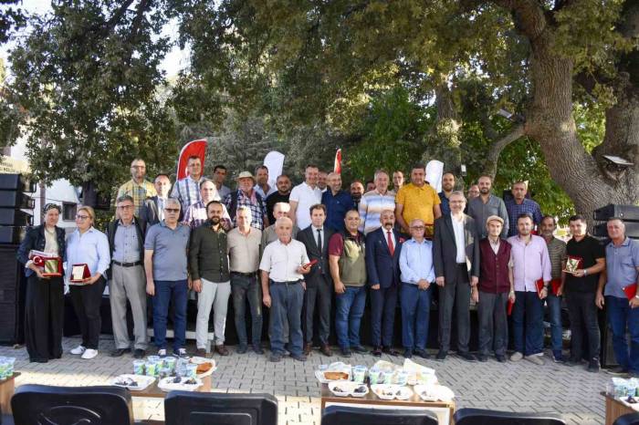 Karacabey’de Tarımın Enleri Ödüllendirildi