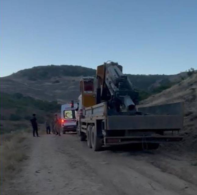 Muş’ta Devrilen Kepçede Sıkışan Operatörü Afad Ekipleri Kurtardı