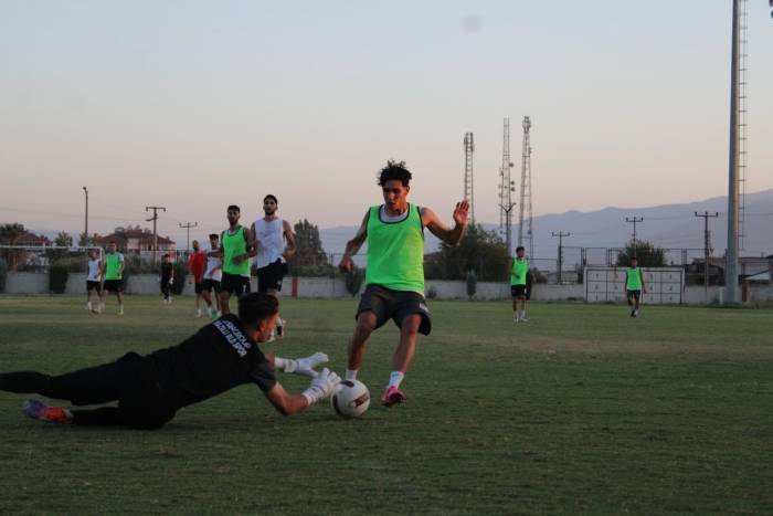 Nazilli Belediyespor, Bucaspor Deplasmanına Hazırlanıyor