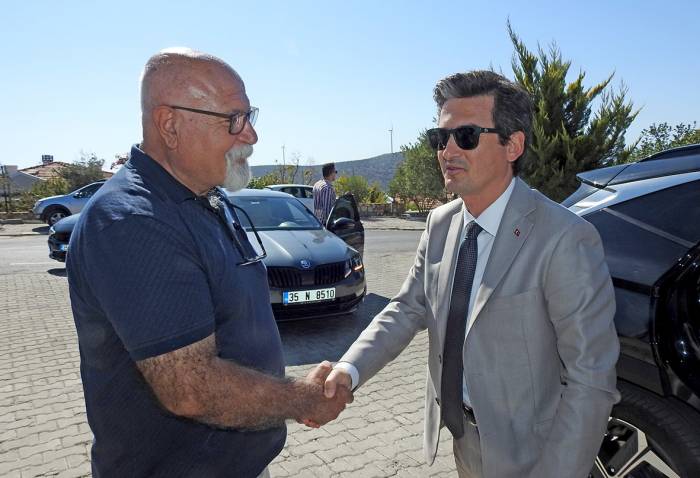 Çeşme Kaymakamı Maraşlı’dan Mahalle Ziyareti