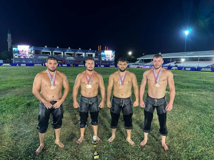 Pehlivanlar Er Meydanını Boş Bırakmıyor