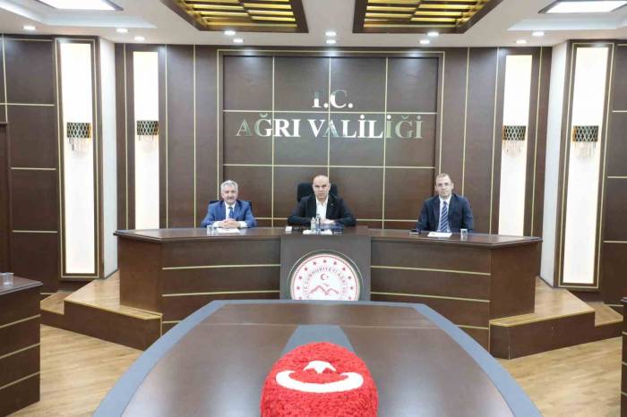Ağrı Valisi Mustafa Koç, Çevre Hizmetleri Birliği Toplantısına Katıldı