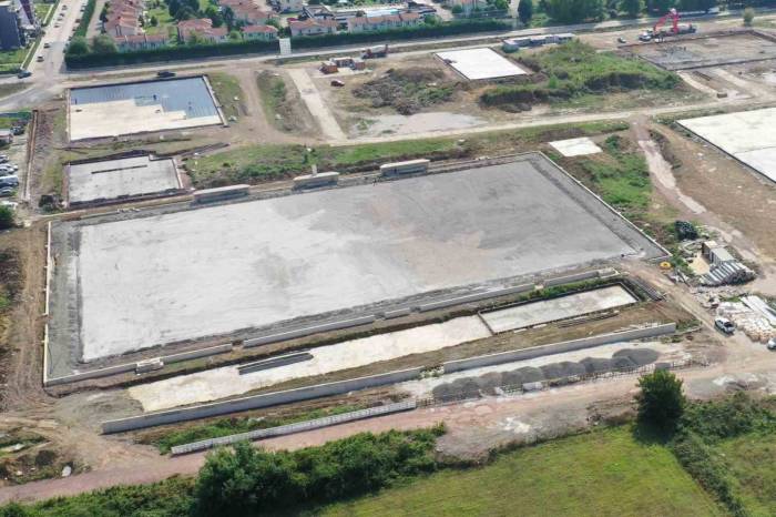 Alikahya’ya Yeni Futbol Sahası