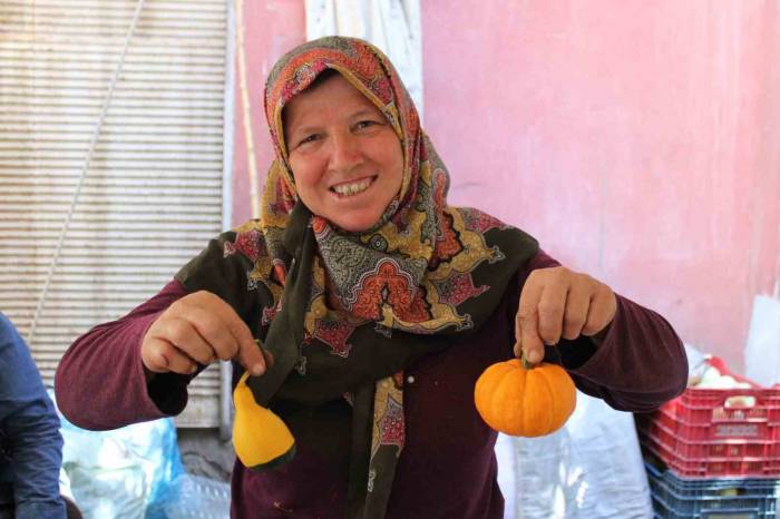 Kimi Sofralar İçin Kimisi De Süs İçin Yetiştiriyor