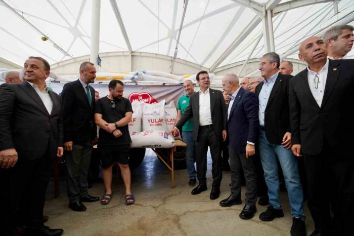 Büyükçekmeceli Çiftçilere Arpa Ve Yulaf Tohumu Dağıtım Törenine Gerçekleşti