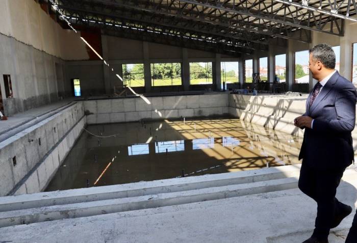 Çarşamba Yarı Olimpik Yüzme Havuzunda Sona Yaklaşıldı: İlçe Yüzme Bilmeyen Kalmayacak