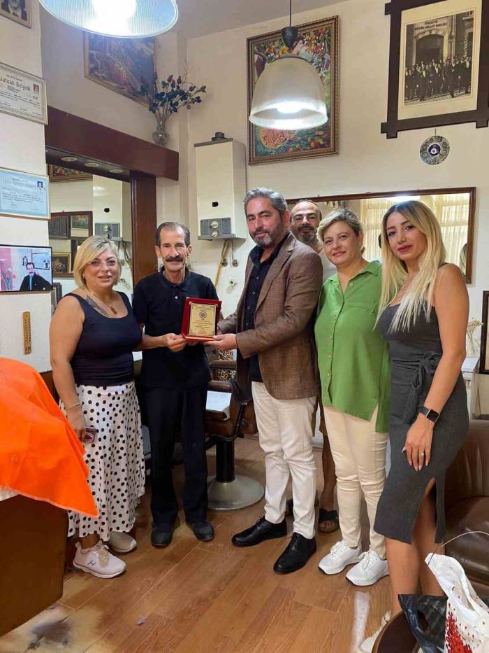 Söke’de Usta Berber Casim Çetinkaya’ya Yılın Ahisi Onuru