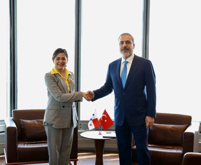 Dışişleri Bakanı Fidan, Panama Dışişleri Bakanı Mencomo’yla Görüştü