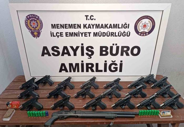 Suç Makinesi Sahte Kimlikle Silah Ticareti Yaparken Yakalandı