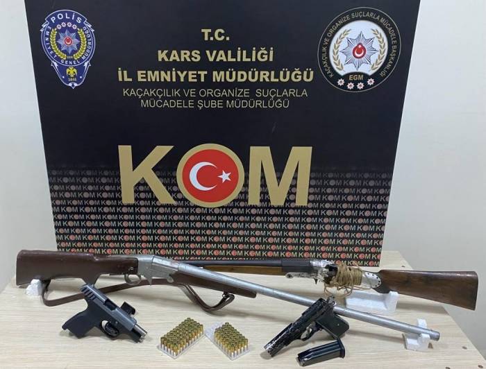 Kars’ta Silah Ve Mühimmat Ele Geçirildi
