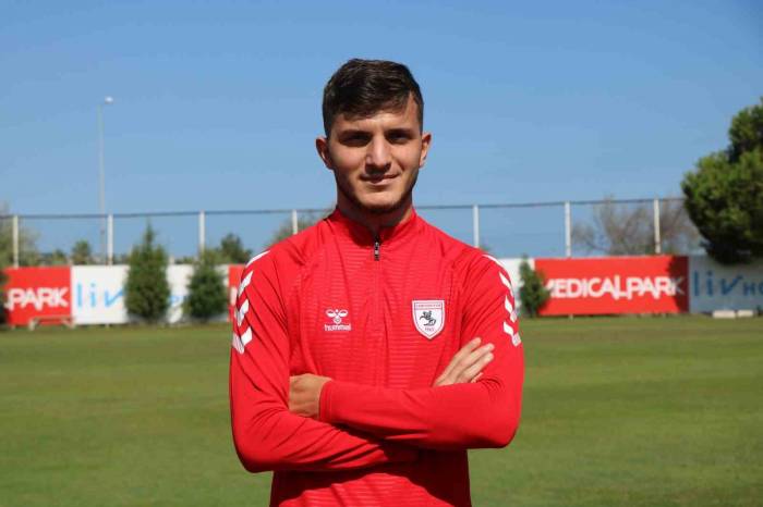 Yunus Emre Çift: "Antalyaspor Maçından 3 Puanla Dönüp, Seri Yakalamak İstiyoruz"