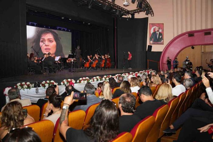 Kutman Ve Ünal’a Onur Ödülü Verildi