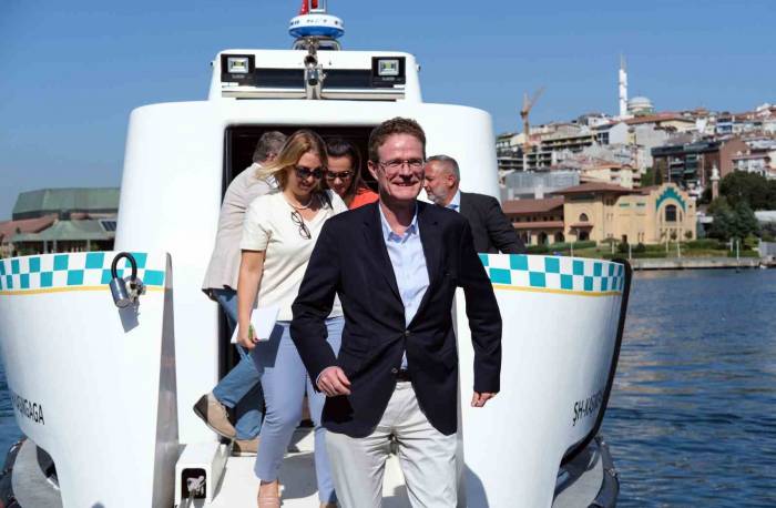 Ab Büyükelçisi Landrut, Bisiklet İle İstanbul Turu Yaptı