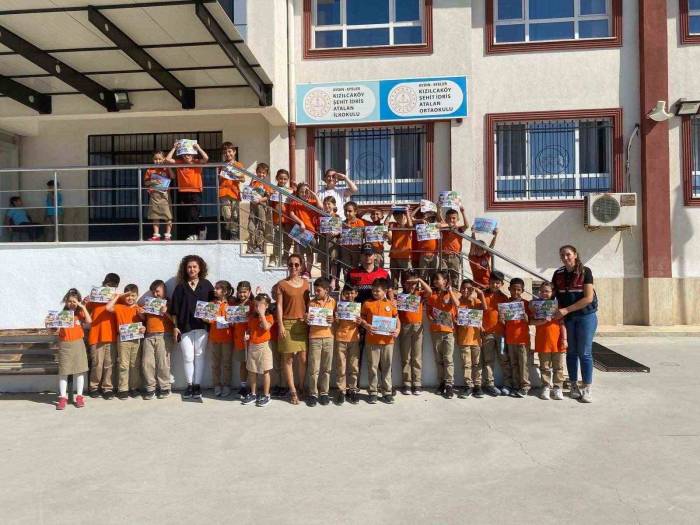 Jandarma Ekipleri Öğrencileri Bilgilendirdi