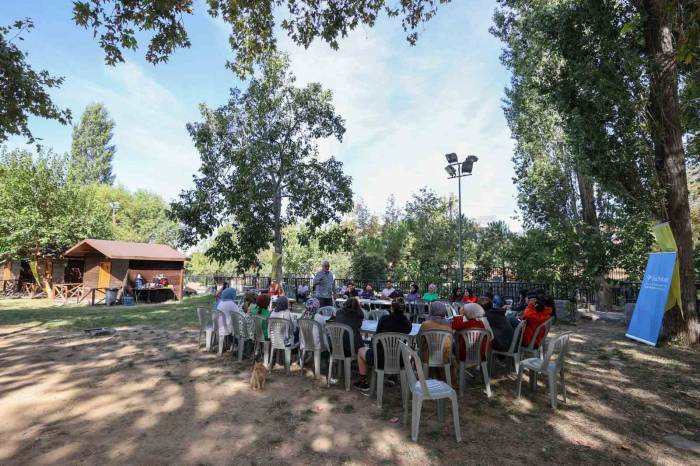 Depremzede Gençler Buca’da Moral Depoladı