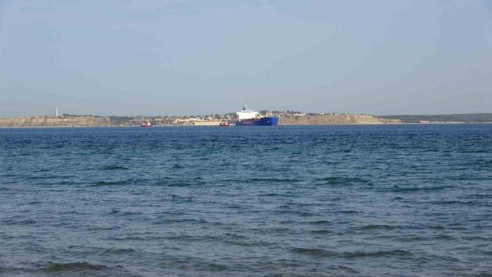 Çanakkale Boğazı’nda Makine Arızası Giderilen Tanker Bozcaada Demir Sahasına Götürüldü