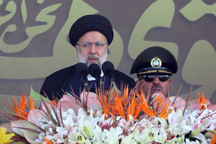 İran, Irak Savaşı’nın Yıldönümünde Yeni “En Uzun Menzilli” İnsansız Hava Aracını Sergiledi