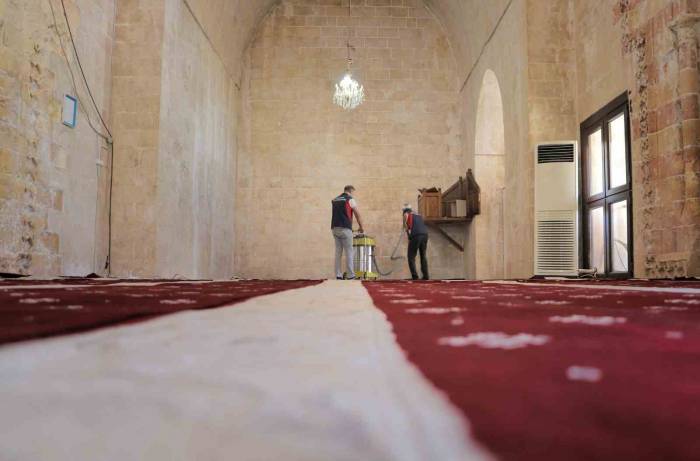 Mardin’de İbadethaneler Temizleniyor